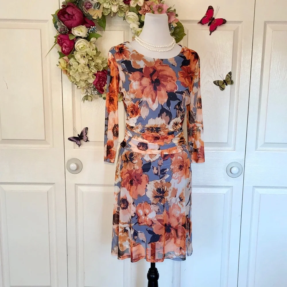 💼 En Focus Floral Fit and Flare Net Dress - Picture 7 of 8